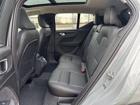 Certified 2025 Volvo XC40 B5 Core image 13