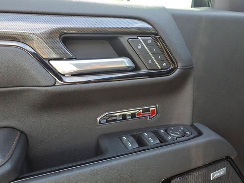 Used 2025 GMC Sierra 1500 AT4 w/ AT4 Premium Package AWD/4WD image 9