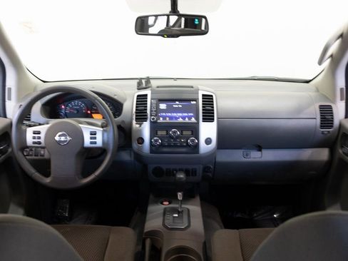 Used 2021 Nissan Frontier SV image 24