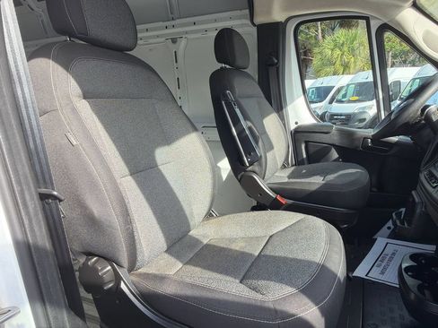 Used 2025 RAM ProMaster 2500 w/ Convenience Group FWD image 15