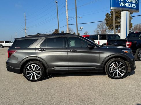 Used 2020 Ford Explorer ST w/ Premium Technology Package image 2