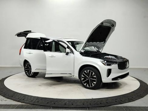 Used 2026 Volvo XC90 B6 Ultra w/ Protection Package AWD/4WD image 10