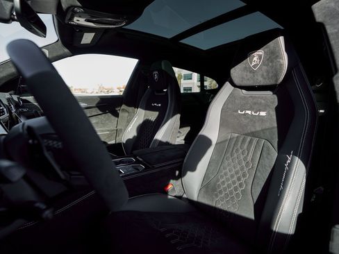 Used 2024 Lamborghini Urus Performante image 49