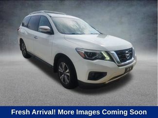 Used 2017 Nissan Pathfinder SV FWD video 1