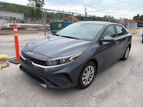 Used 2024 Kia Forte LX FWD image 2