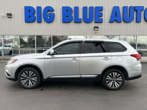 Used 2020 Mitsubishi Outlander SEL image 2
