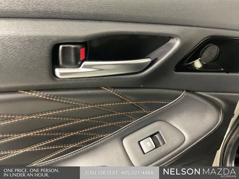 Used 2022 Toyota Avalon Limited w/ Advanced Safety Package FWD image 23