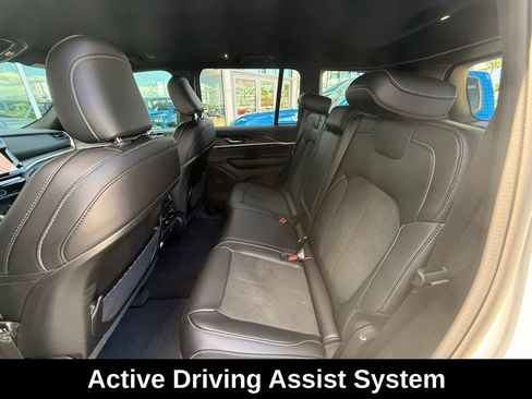 New 2026 Jeep Grand Cherokee Altitude RWD image 25