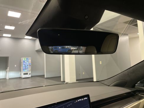 Used 2022 Tesla Model S Plaid image 41