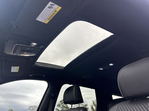 Used 2024 Hyundai Palisade Calligraphy image 15