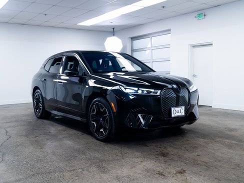 Used 2024 BMW iX xDrive50 w/ Sport Package image 26