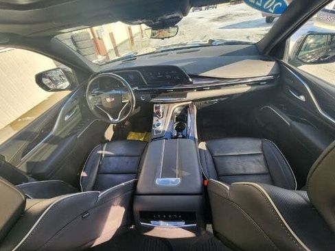 Used 2022 Cadillac Escalade Sport w/ Touring Package AWD/4WD image 38