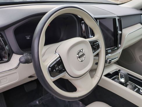 Used 2023 Volvo XC60 B5 Plus w/ Protection Package Premier image 18