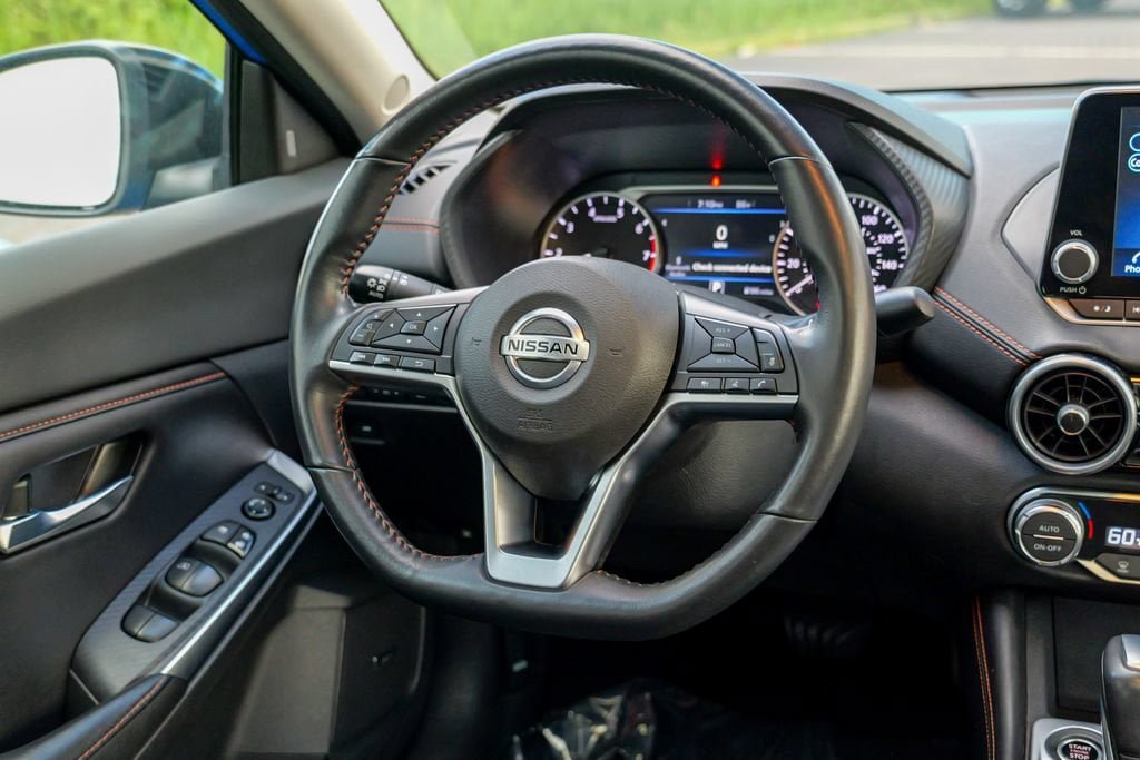 Used 2023 Nissan Sentra SR w/ SR Premium Package FWD image 40
