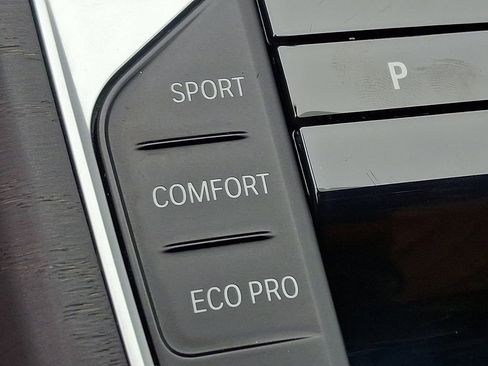 Used 2023 BMW 330i xDrive Sedan w/ Premium Package image 26