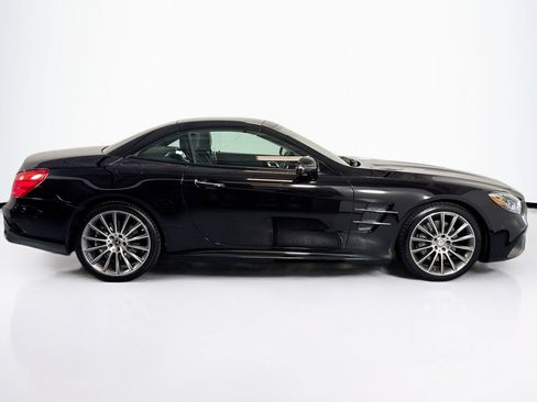 Used 2017 Mercedes-Benz SL 550 image 25