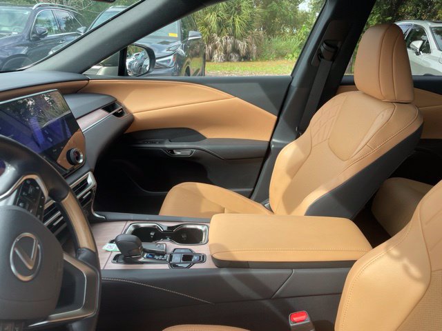 Used 2026 Lexus RX 350 Premium w/ Accessory Package (Z1) FWD image 9