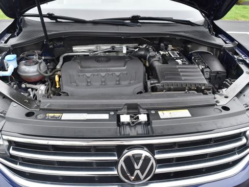 Used 2022 Volkswagen Tiguan SE AWD/4WD image 8
