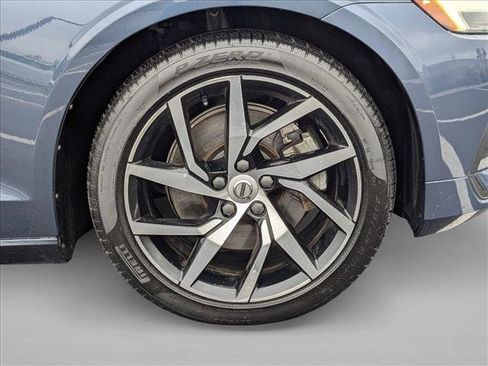 Used 2020 Volvo S60 T5 Momentum image 24