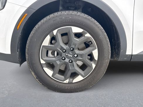 Used 2024 Kia Sorento S w/ Panoramic Sunroof Package image 12