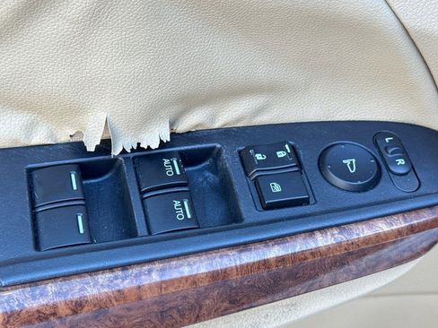 Used 2011 Honda Accord EX-L image 12