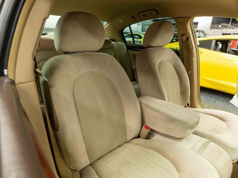 Used 2011 Buick Lucerne CX image 14