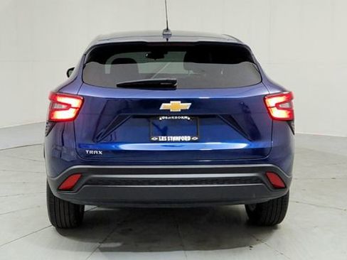 Certified 2024 Chevrolet Trax LS w/ LS Convenience Package image 4