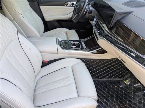 Used 2025 BMW X7 M60i AWD/4WD image 21