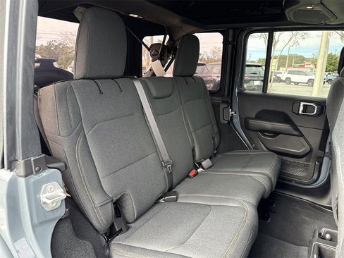 Used 2024 Jeep Wrangler Sahara image 25