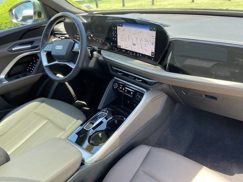 Used 2025 Audi Q5 Premium w/ Convenience Package AWD/4WD image 24