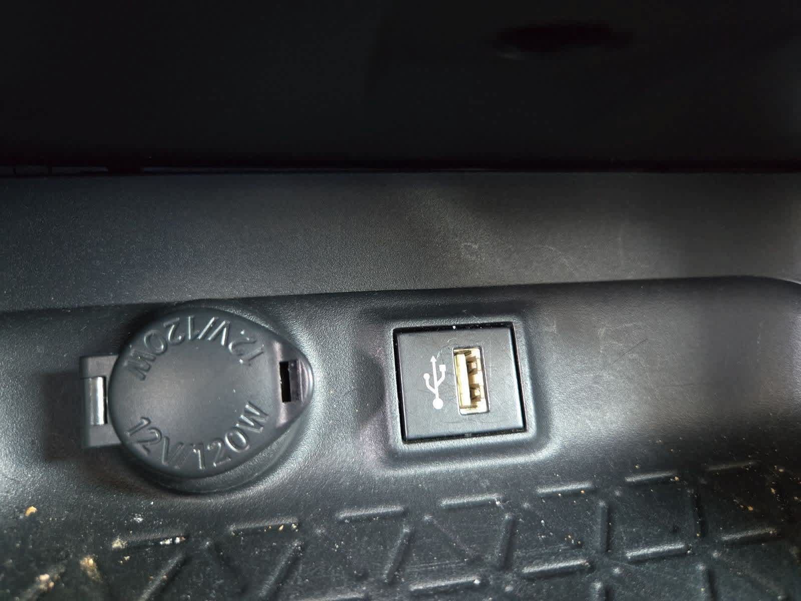 Used 2024 Toyota RAV4 XLE FWD image 27