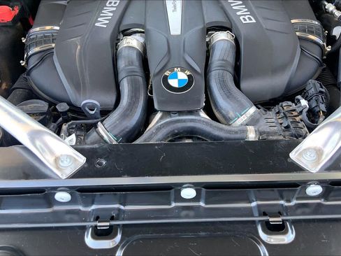 Used 2019 BMW X7 xDrive50i w/ M Sport Package AWD/4WD image 32
