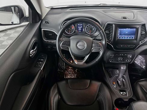 Used 2021 Jeep Cherokee Latitude Plus image 19