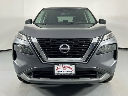 Used 2023 Nissan Rogue S image 2