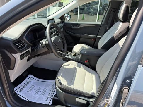 Used 2025 Ford Escape Active w/ Cold Weather Package AWD/4WD image 13
