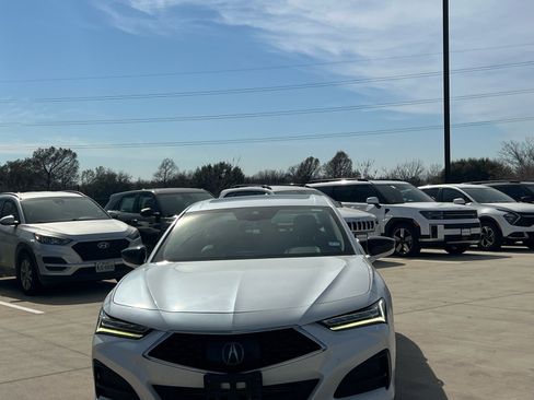 Used 2022 Acura TLX w/ Technology Package image 2