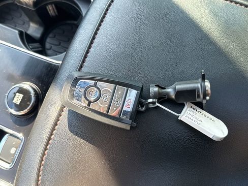 Used 2022 Lincoln Aviator Reserve w/ Equipment Group 201A image 22