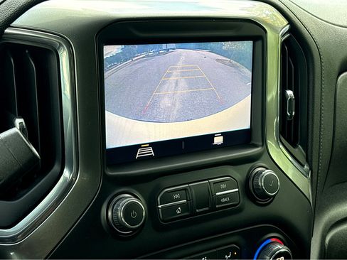 Used 2021 Chevrolet Silverado 1500 LT image 9