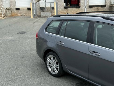 Used 2016 Volkswagen Golf Limited Edition image 5