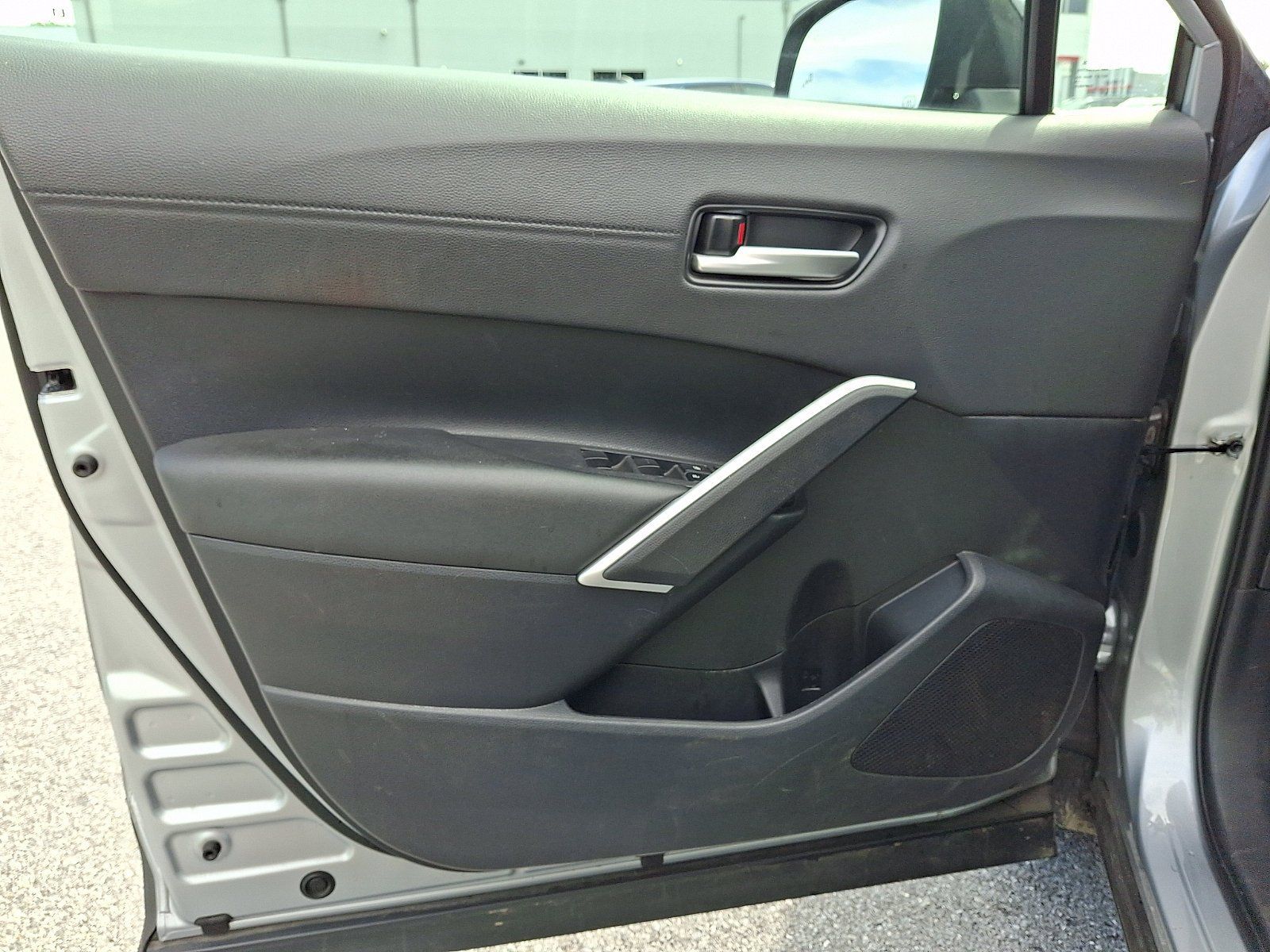 Used 2025 Toyota Corolla Cross XLE FWD image 14