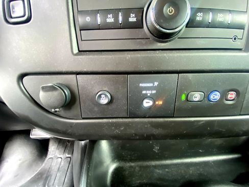 Used 2022 Chevrolet Express 3500 RWD 3500 135 w/ Driver Convenience Package image 33