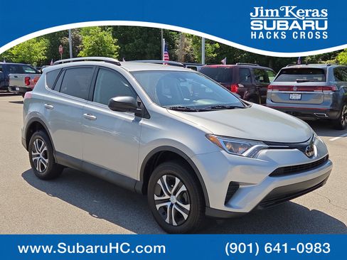Used 2018 Toyota RAV4 LE FWD image 1