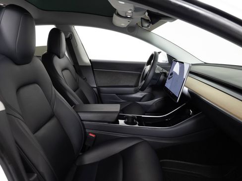 Used 2020 Tesla Model 3 Standard Range RWD image 24
