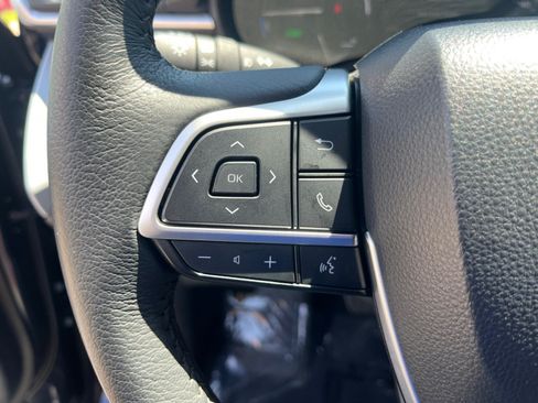 Certified 2026 Toyota Sienna XLE FWD image 14