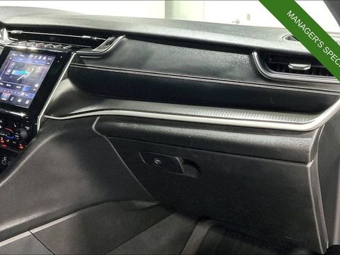 Used 2024 Jeep Grand Cherokee L Laredo AWD/4WD image 19