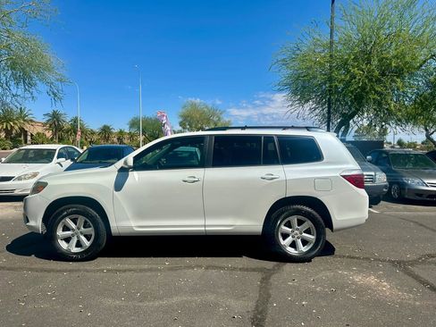 Used 2010 Toyota Highlander 2WD image 4