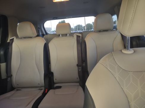 Certified 2025 Kia Carnival EX FWD image 13