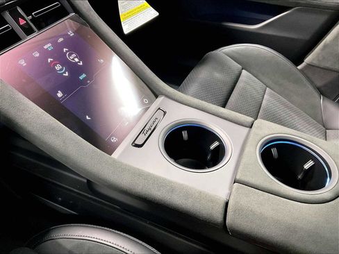 Used 2025 Porsche Taycan GTS image 20