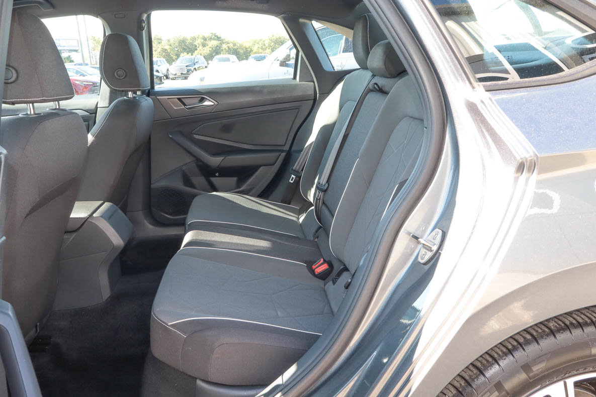 Used 2025 Volkswagen Jetta Sport FWD image 8
