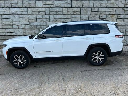 Certified 2023 Jeep Grand Cherokee L Limited image 3